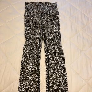 Lululemon 4 Black/white crop